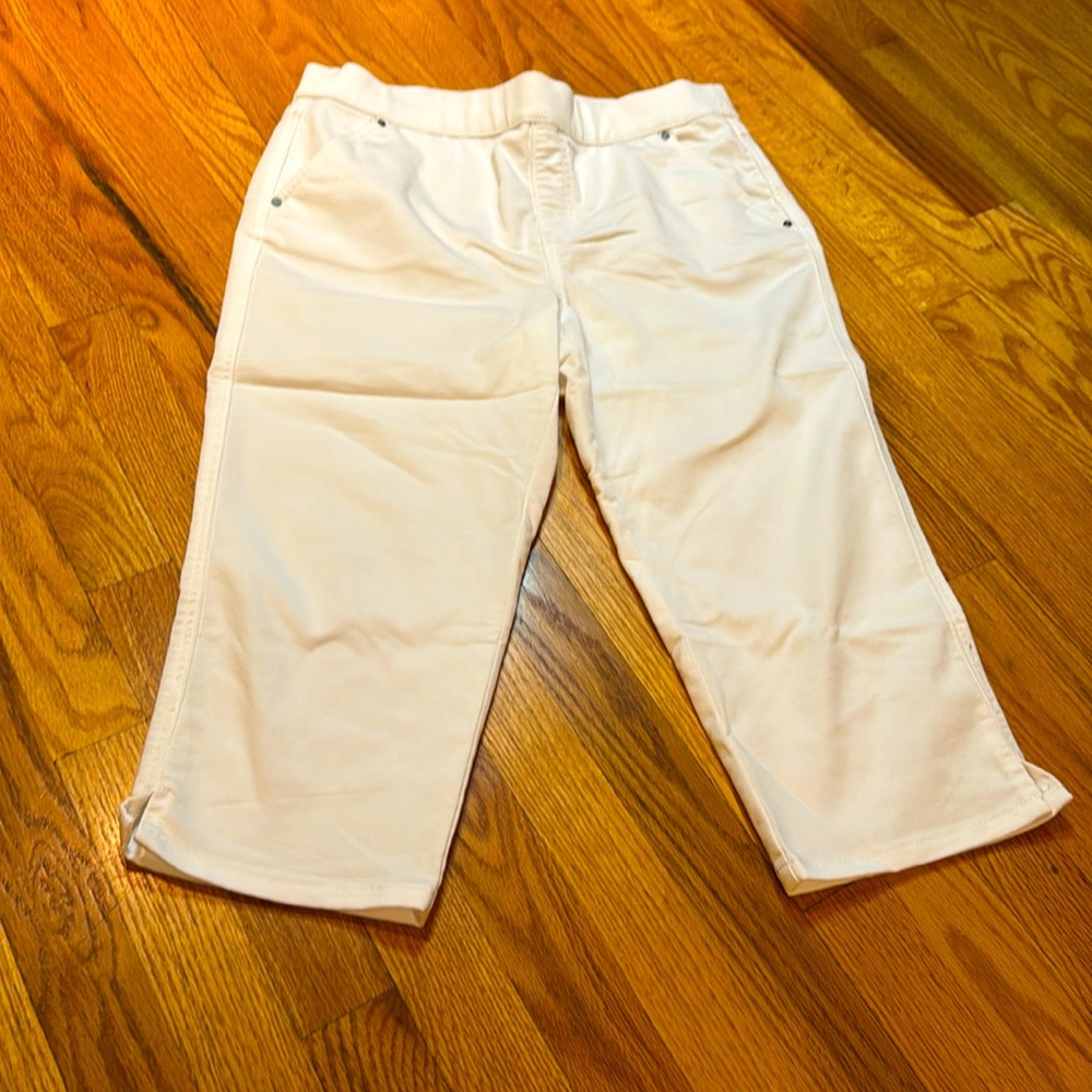 Intro - love the fit Jean capris size 10 Petite white